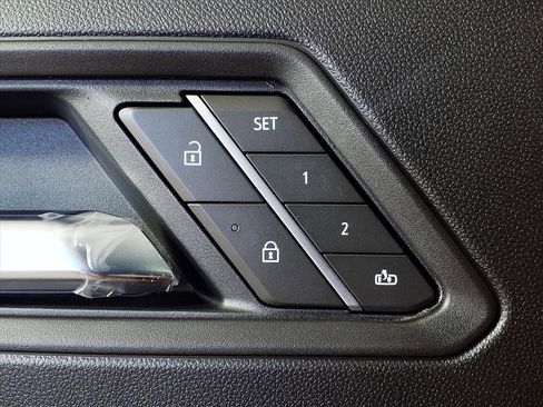 New 2026 GMC Canyon Denali image 10