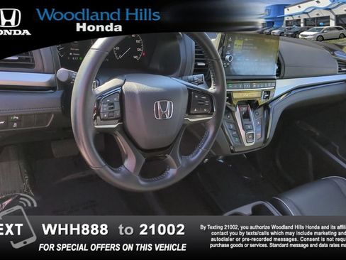 Used 2025 Honda Odyssey Touring image 9
