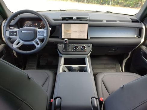 New 2025 Land Rover Defender 110 S image 12