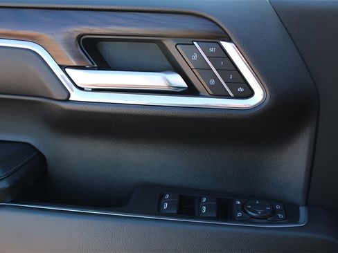 Used 2024 GMC Sierra 1500 SLT image 19