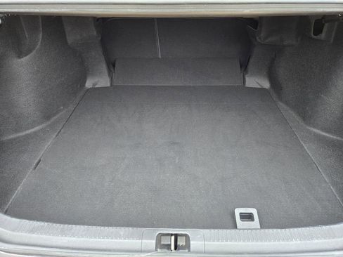 Used 2019 Toyota Camry LE FWD image 21