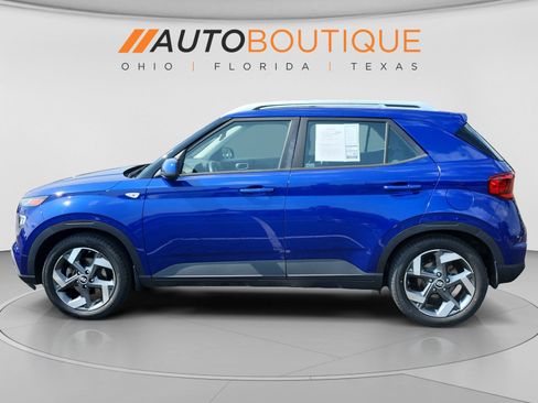 Used 2022 Hyundai Venue SEL FWD image 2