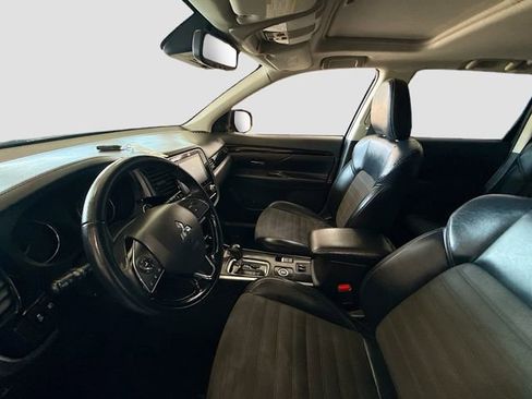 Used 2020 Mitsubishi Outlander SE image 20