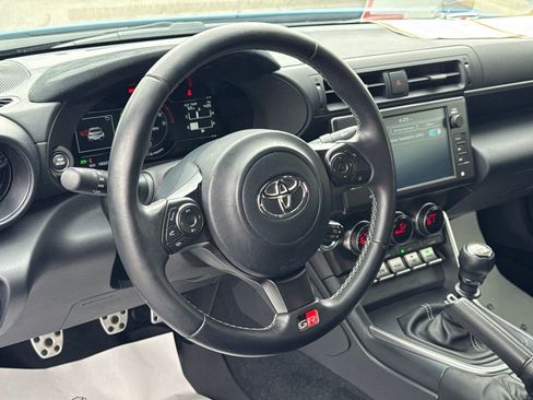 Used 2023 Toyota GR86 Premium RWD image 16