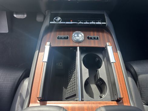 New 2026 Lincoln Navigator Black Label AWD/4WD image 18