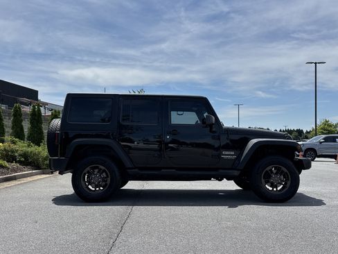 Used 2014 Jeep Wrangler Unlimited Sport AWD/4WD image 11