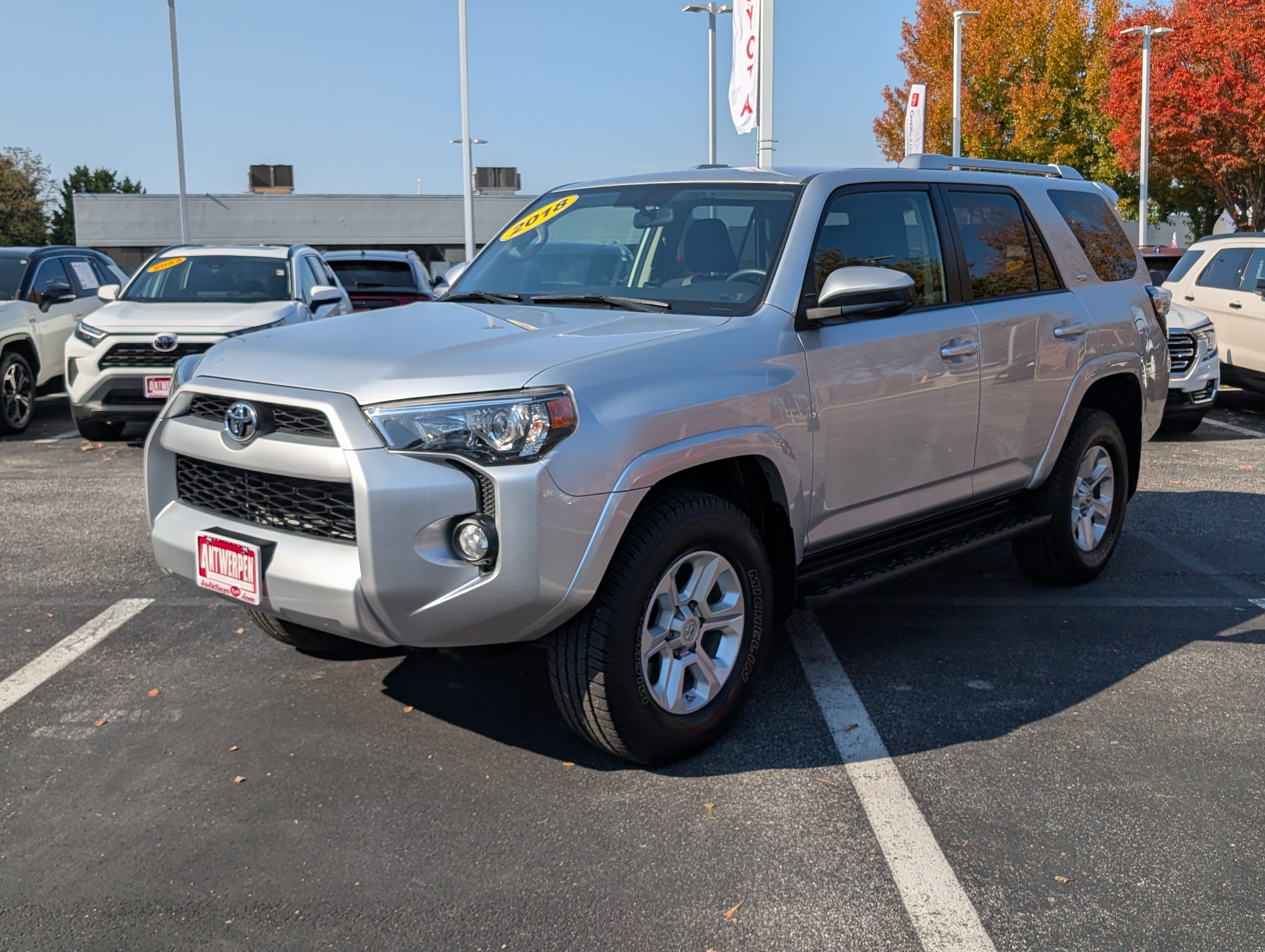 Used 2018 Toyota 4Runner SR5 AWD/4WD image 7