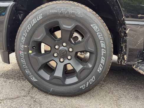 New 2026 RAM 1500 Express AWD/4WD image 16