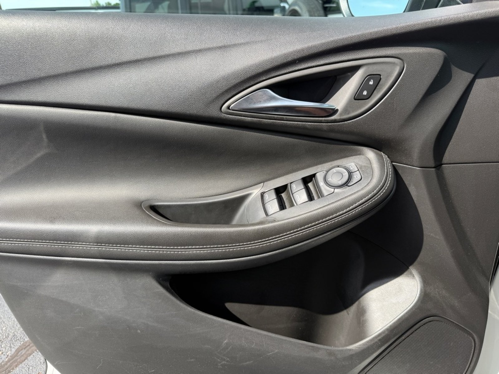 Used 2024 Buick Encore GX Preferred FWD image 34
