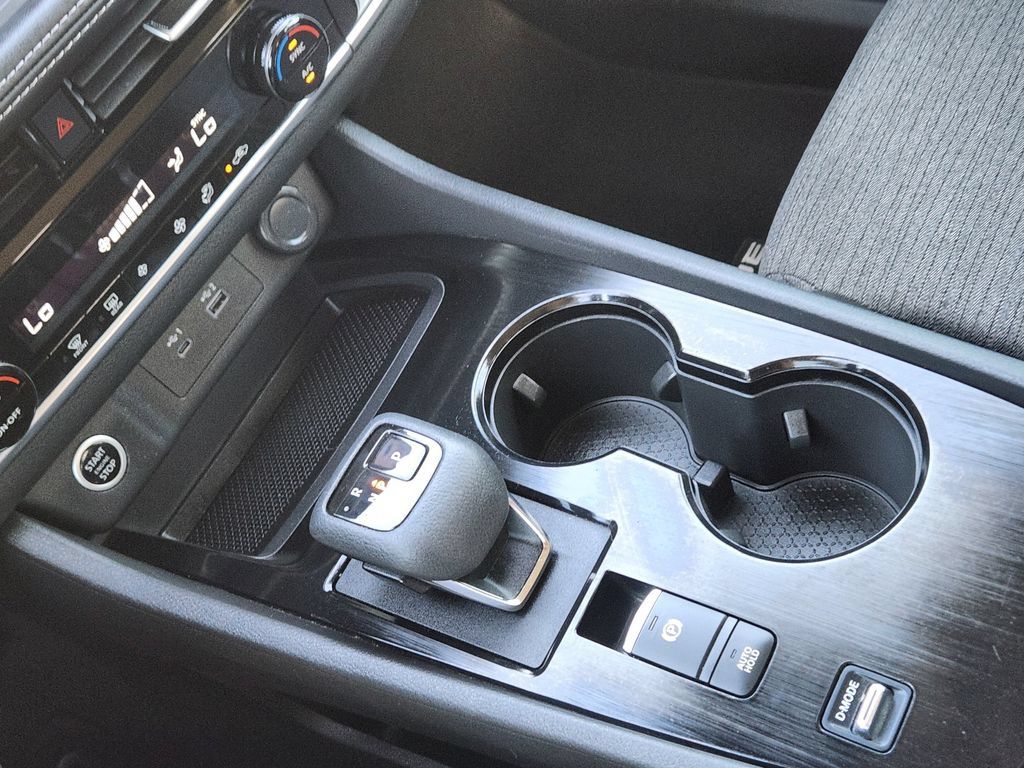 Used 2022 Nissan Rogue SV FWD image 10