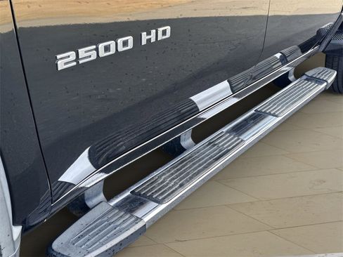 Used 2020 Chevrolet Silverado 2500 High Country image 45