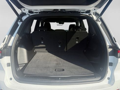 Used 2025 Jeep Grand Cherokee Laredo w/ Luxury Tech Group I image 17