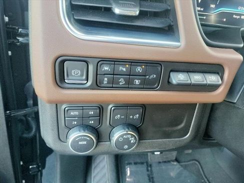 Used 2022 Chevrolet Tahoe High Country image 38