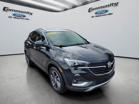 Used 2023 Buick Encore GX Essence FWD image 3