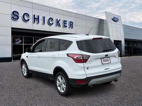 Used 2018 Ford Escape SE FWD image 3