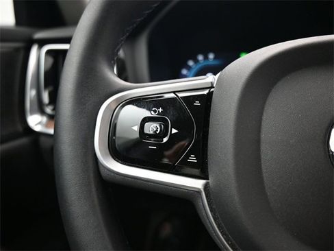 Used 2023 Volvo S60 B5 Plus image 25