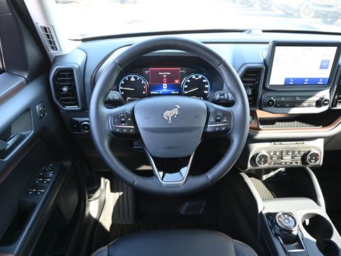 Used 2024 Ford Bronco Sport Outer Banks image 32