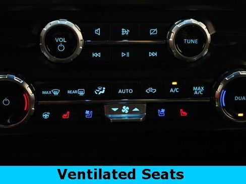 Used 2024 Ford F250 Lariat w/ FX4 Off-Road Package image 28