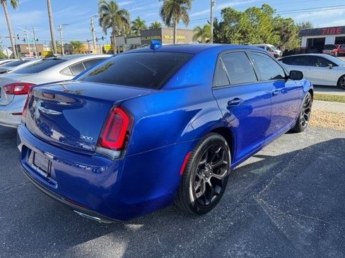 Used 2019 Chrysler 300 Touring w/ Sport Appearance Package image 5