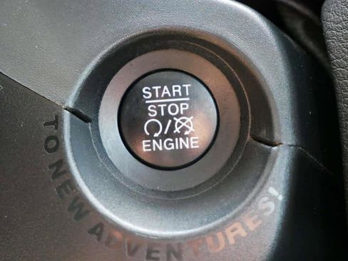 Used 2016 Jeep Renegade Sport w/ Power & Air Group image 28