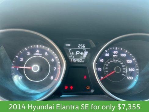 Used 2014 Hyundai Elantra SE FWD image 16