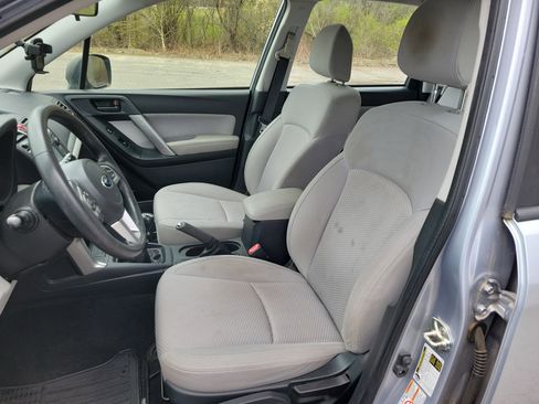 Used 2018 Subaru Forester 2.5i AWD/4WD image 10