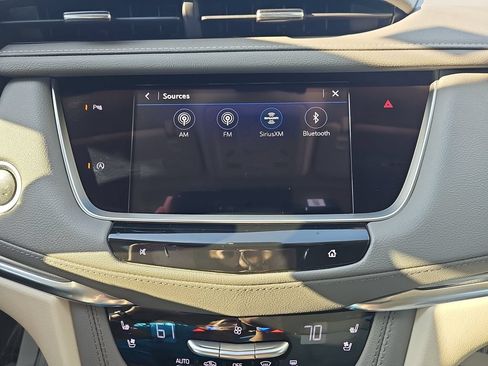 Used 2022 Cadillac XT5 Premium Luxury w/ LPO, Floor Liner Package FWD image 21