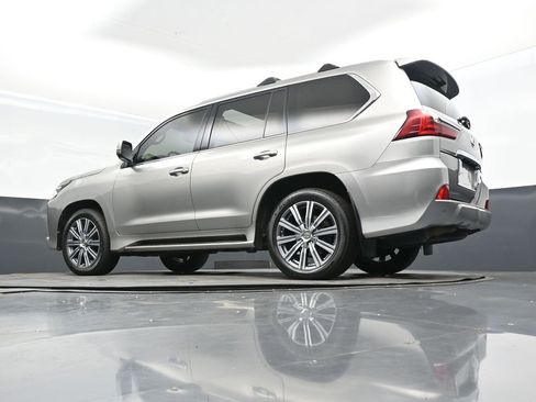 Used 2017 Lexus LX 570 4WD image 44