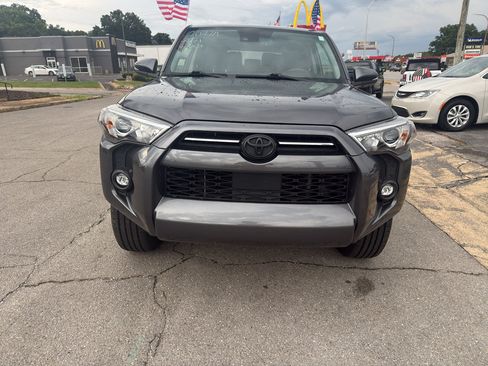 Used 2021 Toyota 4Runner SR5 Premium w/ Moonroof Package AWD/4WD image 12