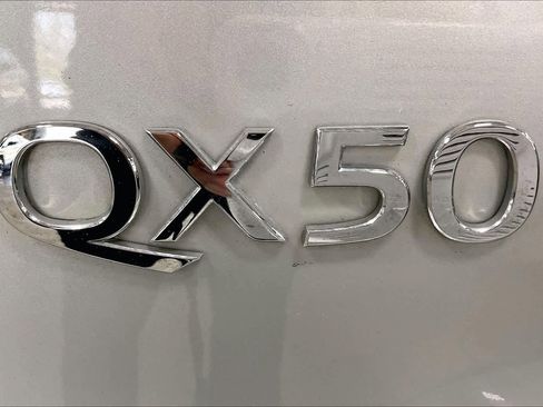 Used 2017 INFINITI QX50 AWD w/ Premium Plus Package image 10