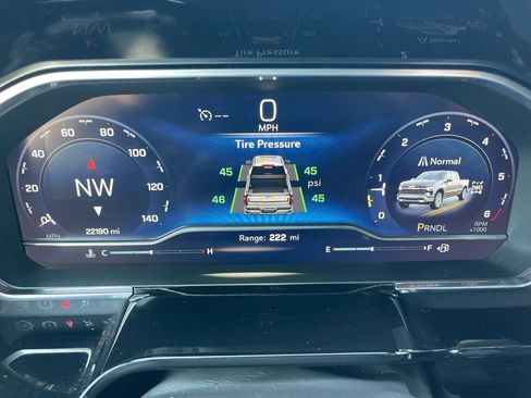 Used 2023 Chevrolet Silverado 1500 LT image 24