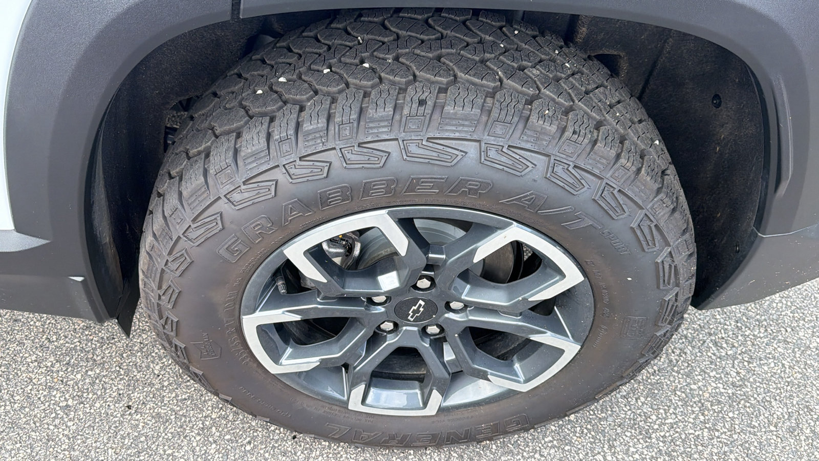 Used 2026 Chevrolet Equinox ACTIV w/ Safety and Technology Package FWD image 12