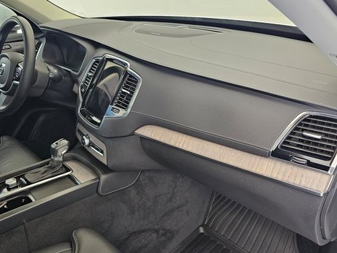 Certified 2022 Volvo XC90 T6 Inscription w/ Climate Package image 11