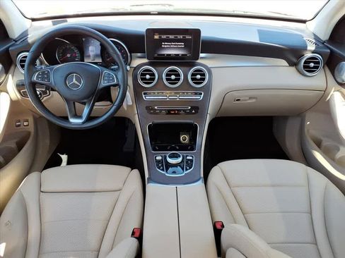 Used 2019 Mercedes-Benz GLC 350e 4MATIC image 10