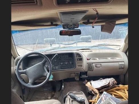 Used 1996 GMC Suburban 4WD image 9