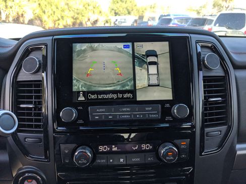 Used 2021 Nissan Titan PRO-4X w/ Pro-4x Convenience Package image 23