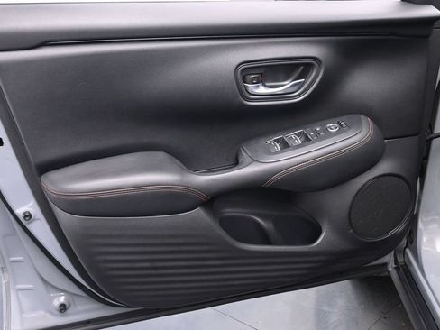 Used 2025 Honda HR-V Sport image 9