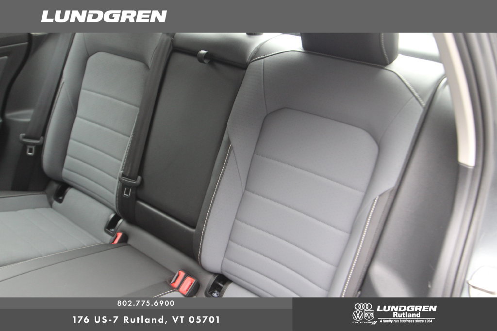 Used 2025 Volkswagen Jetta SE FWD image 26