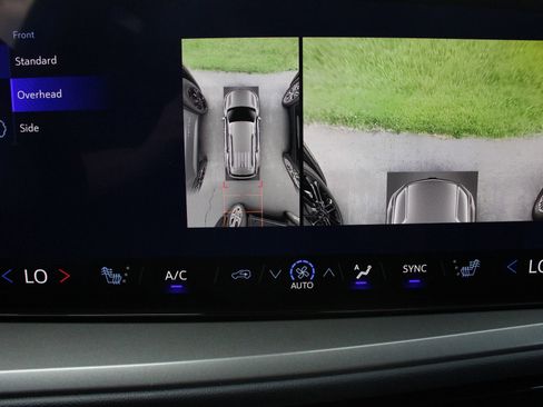 New 2026 Chevrolet Traverse LT w/ Driver Confidence Package FWD image 40