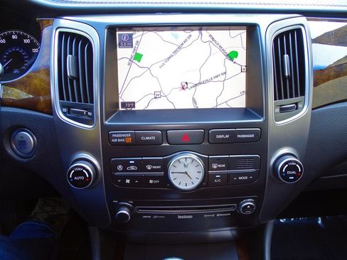 Used 2011 Hyundai Equus Ultimate RWD image 24