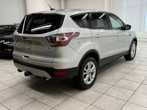 Used 2017 Ford Escape SE FWD image 9