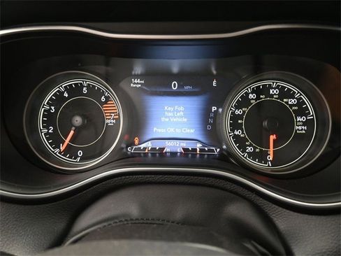 Used 2023 Jeep Cherokee Altitude Lux image 18