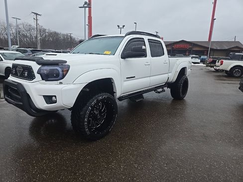 Used 2013 Toyota Tacoma 4x4 Double Cab w/ TRD Sport Pkg image 3