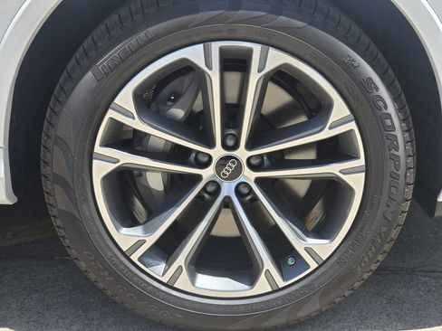 New 2026 Audi Q7 2.0T Premium AWD/4WD image 16