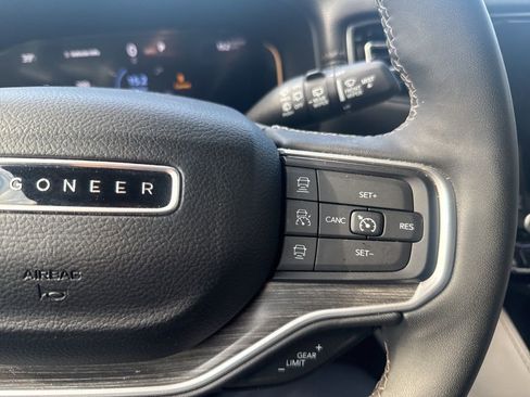 Used 2024 Jeep Wagoneer Series II image 17