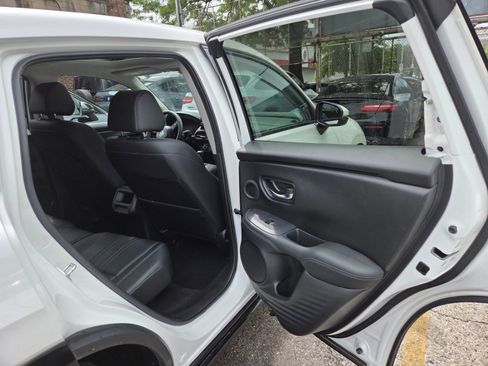 Used 2023 Honda HR-V EX-L image 10