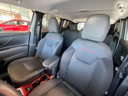 Used 2020 Jeep Renegade Trailhawk w/ Popular Equipment Group image 11