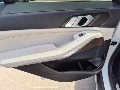 Used 2021 BMW X5 sDrive40i w/ Luxury Seating Package 2 RWD image 17