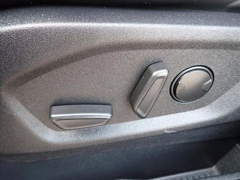 Used 2024 Ford Edge SEL image 14