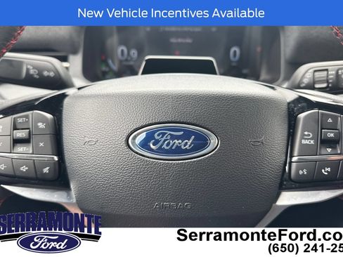 Used 2026 Ford Explorer ST-Line w/ ST-Line Street Pack AWD/4WD image 25